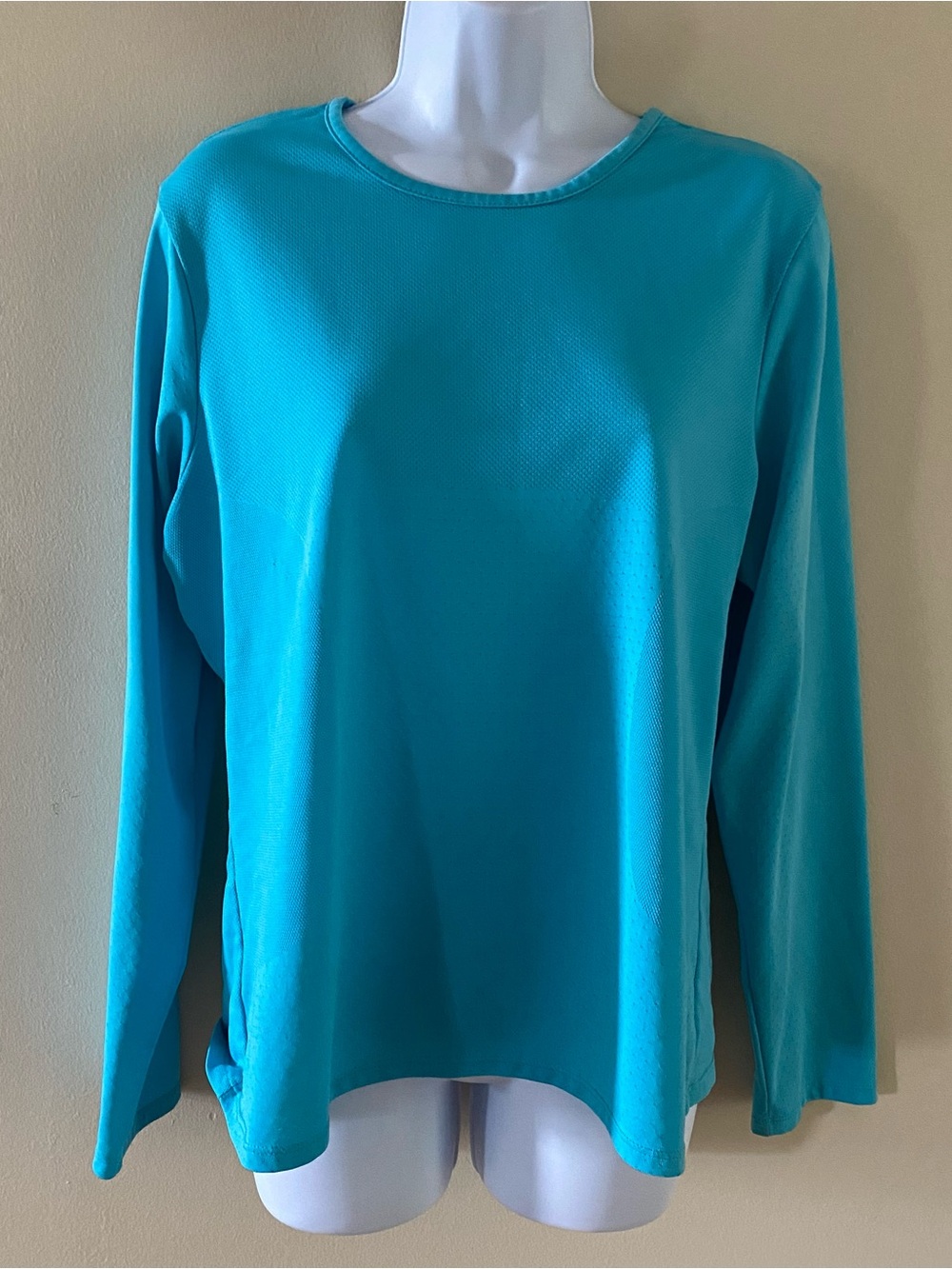 Danskin Now Women’s XL Aqua Blue Long Sleeve Athletic Top Mesh Performance 16/18